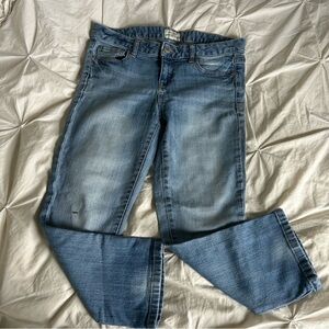 Aeropostale Low-rise Blue Straight Leg Capri Jeans Size 5